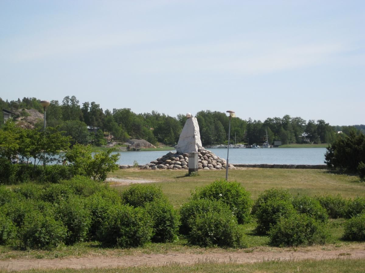 Отель Hotel Kalkstrand Парайнен
